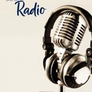 Radio L A Cristo Vive e Reina